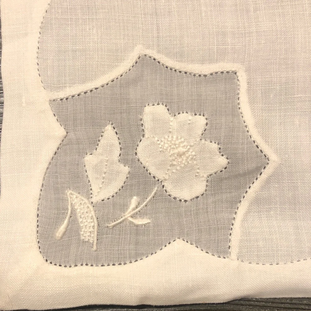 Elegant White Embroidered Napkins lot of 4